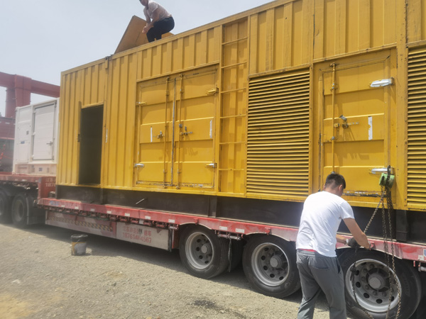 当涂除了负载情况和发动机维护，还有哪些因素会影响 200kw 柴油发电机的油耗？