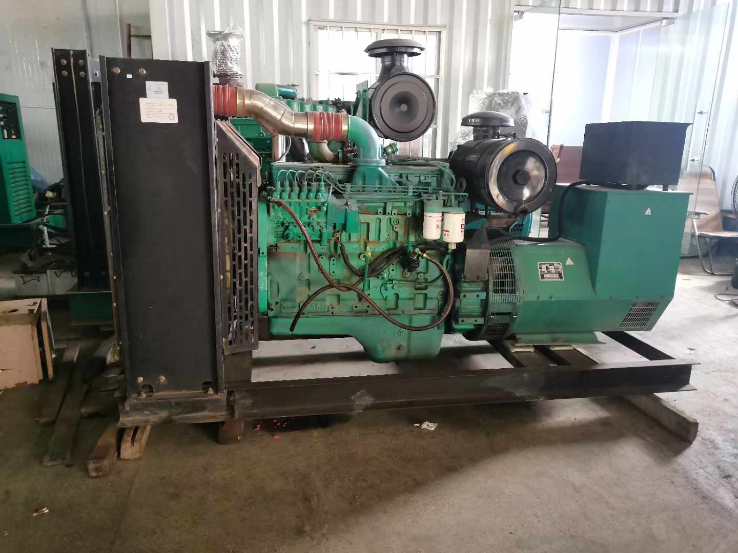 当涂发电机租赁如何确定电缆的承载电流是否在安全范围内？