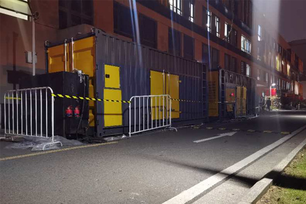 当涂柴油发电机组的输出电压是如何调节的？