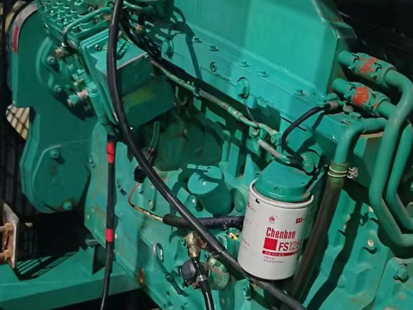 当涂如何确定新的发电机组控制系统是否与原系统兼容？