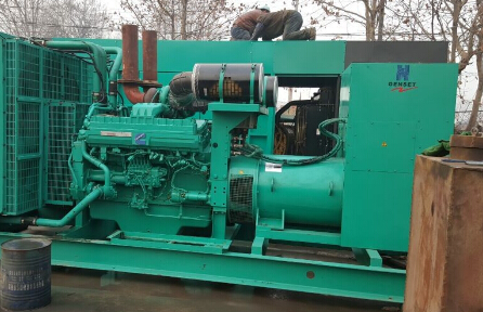 当涂发电机组如何判断水冷式机油散热器内部是否需要清洗？