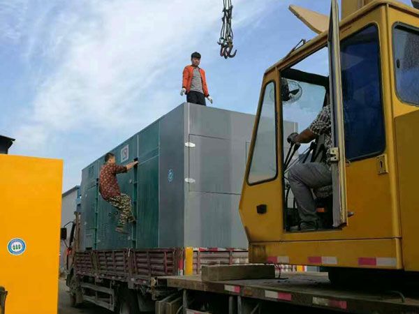 当涂更换水冷式机油散热器密封件的操作流程是怎样的？